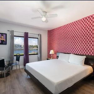 Estudio Deluxe con Cama Queen